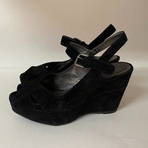 Stuart Weitzman Turnover Black Suede Platform Sandals – Size 6.5
